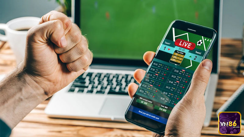 Người chơi nên tải app cá cược bóng đá từ nguồn chính chủ để đảm bảo an toàn