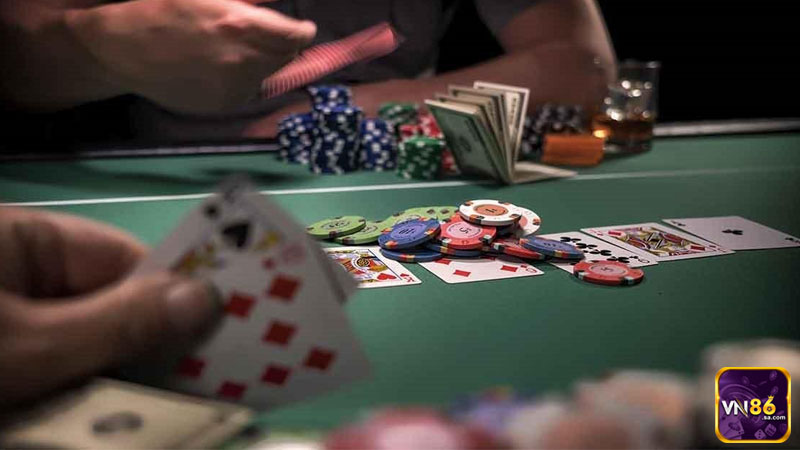 Hiểu rõ quy trình một ván Poker là điều tất yếu để có cách chơi Poker hiệu quả